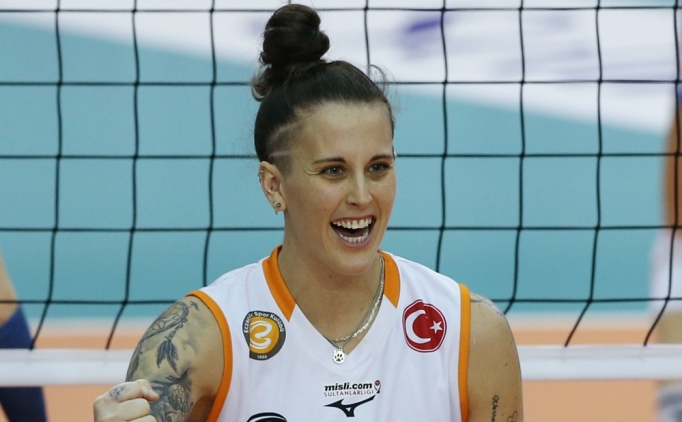 Eczac�ba��'nda, McKenzie Adams ile yollar ayr�ld�