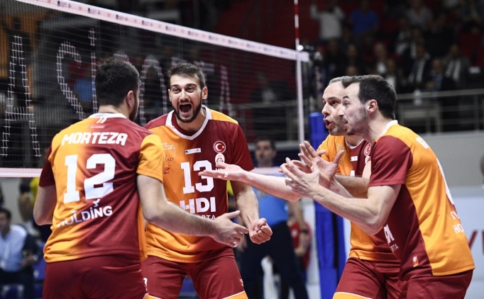 Efeler Ligi'ndeki derbide Galatasaray, Fenerbah�e'yi y�kt�!