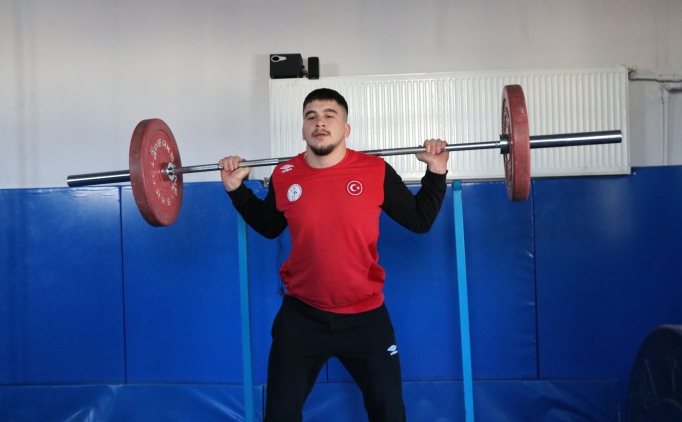 Ahmet Talha Kacur'un hedefi alt�n madalya