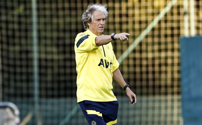 Fenerbahçe'de derbi öncesi milli alarm!