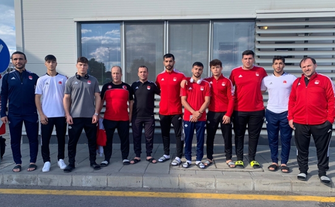 Milliler Avrupa �ampiyonas� i�in yola ��kt�