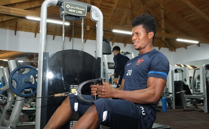 Hatayspor'da Kamara Astana'ya kiraland�