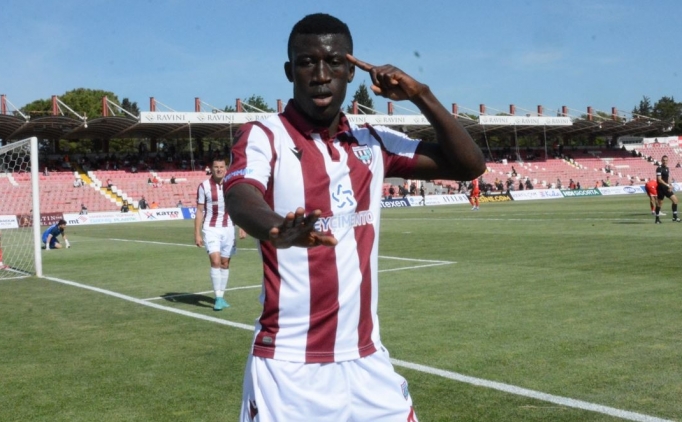 Be�ikta� olmad�, �svi�reliler al�yor!