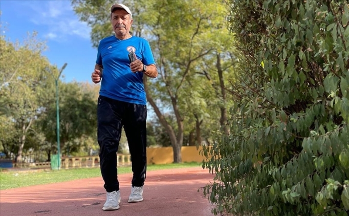 �anl�urfal� emekli esnaf, 20 y�ld�r maraton ko�uyor