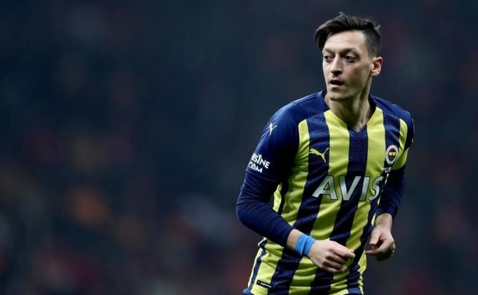 Fenerbah�e'nin derbi kadrosunda 3 eksik