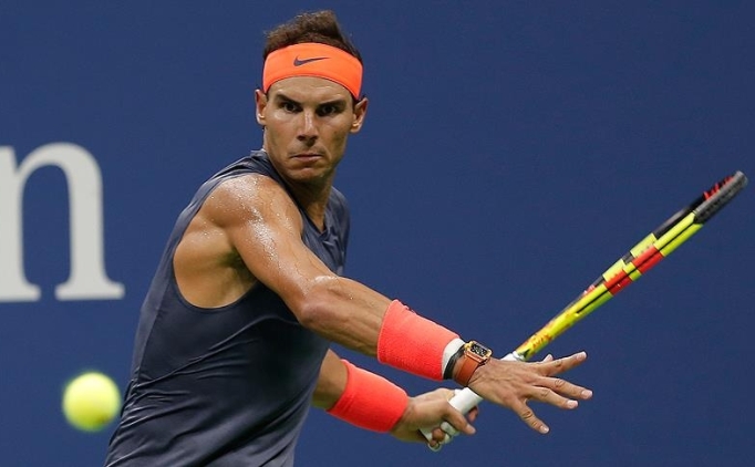 Rafael Nadal otelcilik i�ine girdi