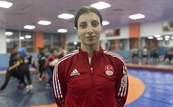 Zorluklar� 'tu�' eden milli g�re��i �zge F�nd�k��, yeni dereceler pe�inde