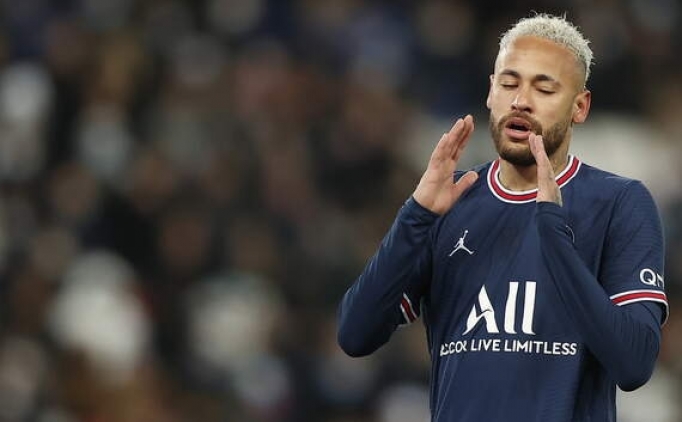 PSG'de Neymar gzden dt! Bara'ya teklif