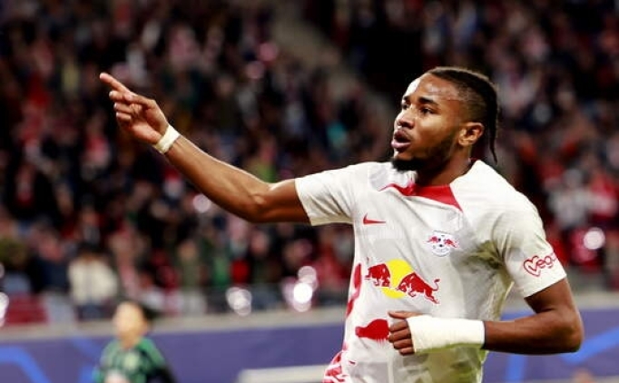 'Chelsea, Nkunku transferini tamamlad�'