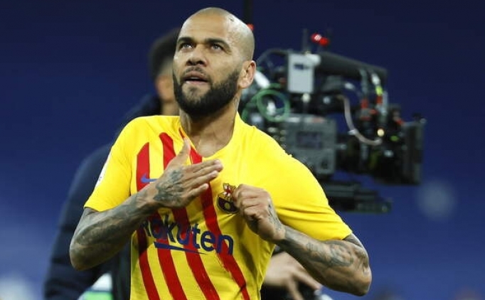 Dani Alves Barcelona'ya veda etti