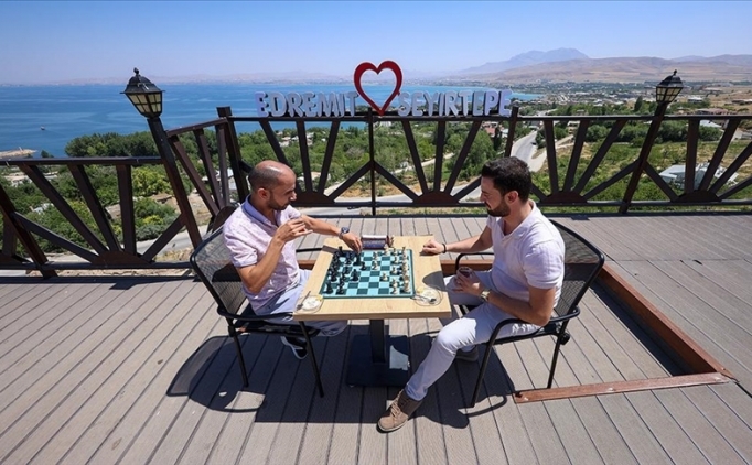 '�ah mat'�n b�y�k ustalar�, Van G�l� k�y�s�nda m�cadele edecek