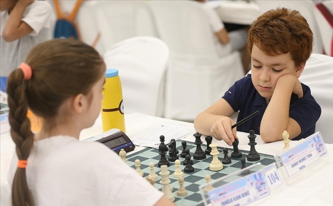 T�rkiye Satran� Federasyonunda hedef t�m devlet okullar�nda satran� s�n�f� a�mak