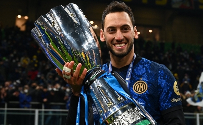 Inter'de Hakan Çalhanoğlu ayın oyuncusu seçildi!