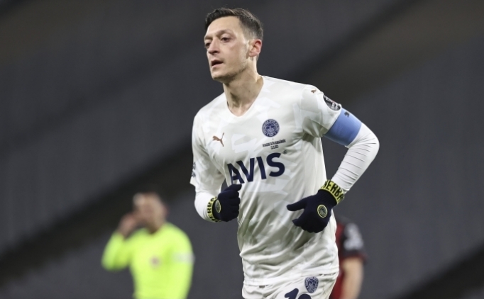İsmail Kartal saha içi ekibini belirledi!