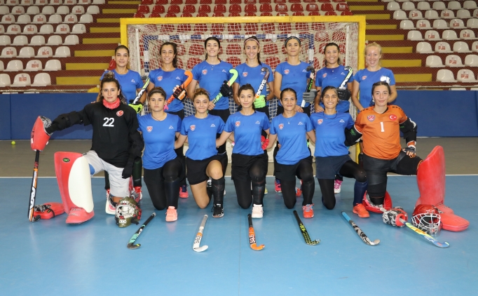 A Milli Kad�n Hokey Tak�m�, Avrupa �ampiyonas�'na haz�rlan�yor