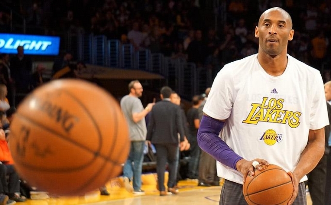 Kobe Bryant'n snma tirt 277 bin dolara satld