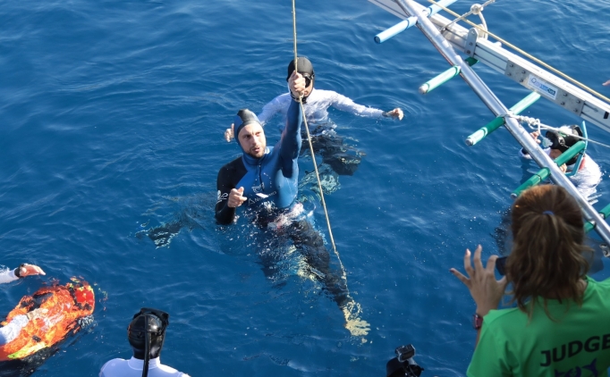 H�rvat sporcu Klovar, Antalya'da serbest dal�� d�nya rekoru k�rd�