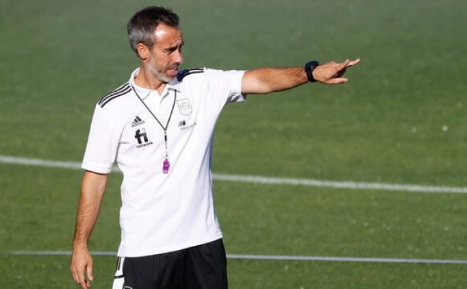 Teknik direkt�r de�i�sin diye isyan ��kard�lar!