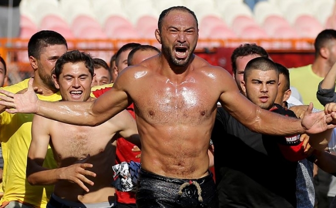 24. Malkara Ya�l� G�re�leri'nin ba�pehlivan� Ali G�rb�z oldu