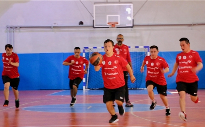 zel Sporcular Down Basketbol Milli Takm, dnya ampiyonluuna inanyor