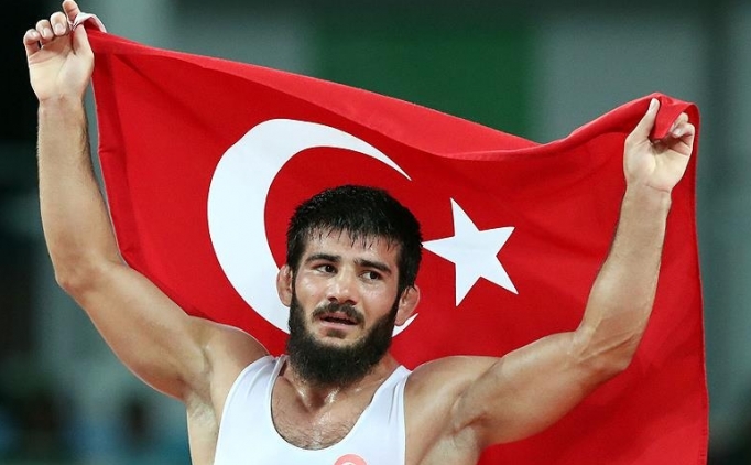 Soner Demirta� bronz madalya �ans�n� s�rd�rd�