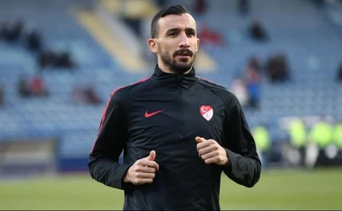 Mehmet Topal futbolu b�rakt�!