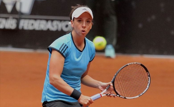 Milli tenis�i Pemra �zgen, Portekiz'de ikinci oldu