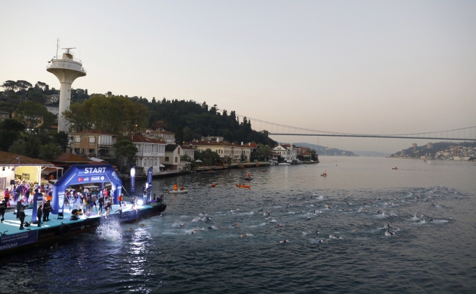 �stanbul Oral-B Uluslararas� Bo�azi�i Triatlonu sona erdi