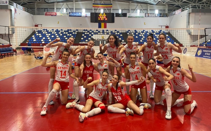 U19 voleybolculardan 2'de 2