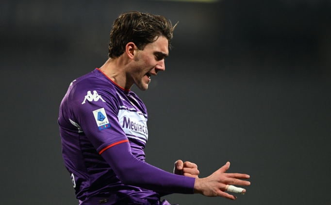 Fiorentina'dan Vlahovic a��klamas�