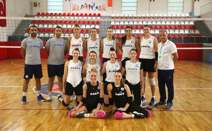 Gaziantep'in iki voleybol tak�m�, 'Sultanlar Ligi' hedefiyle sezona ba�layacak