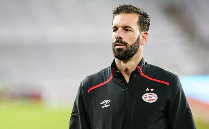 PSV, Ruud van Nistelrooy'u aklad