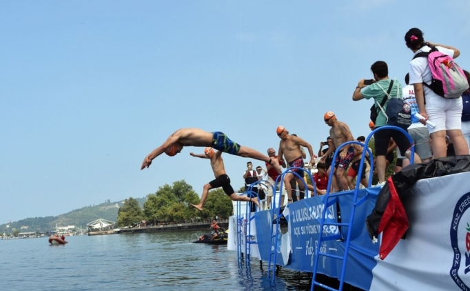 400 sporcu ampiyonlua kula att