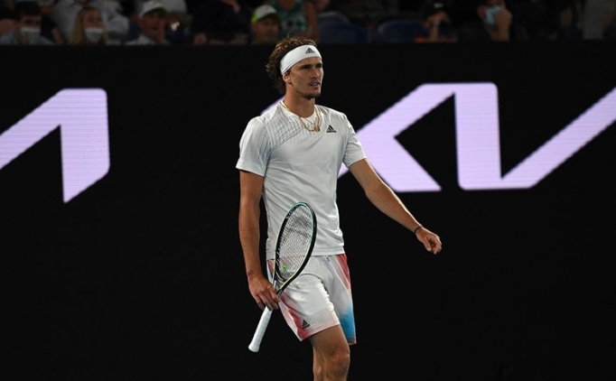 Zverev'e men cezas�