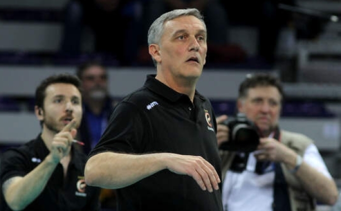 Beikta Voleybol Takm'nn yeni baantrenr belli oldu