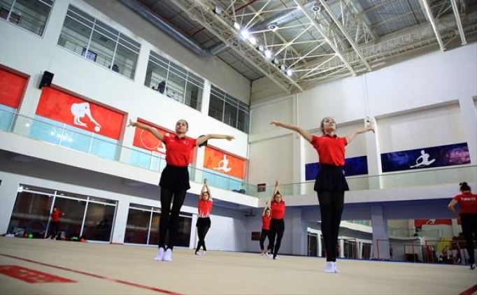 ��te Ritmik Cimnastik Avrupa �ampiyonas�'na kat�lacak milli sporcular