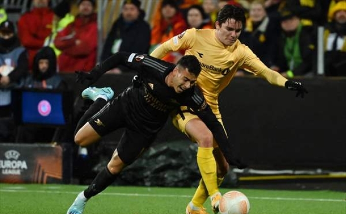 Fenerbah�e Vetlesen i�in masaya oturdu