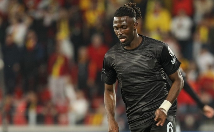 Gen�lerbirli�i 10 ki�i kald�, 8 ma� sonra yenildi