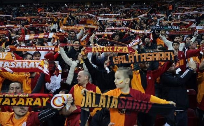 Galatasaray'dan trib�nlere yeni beste