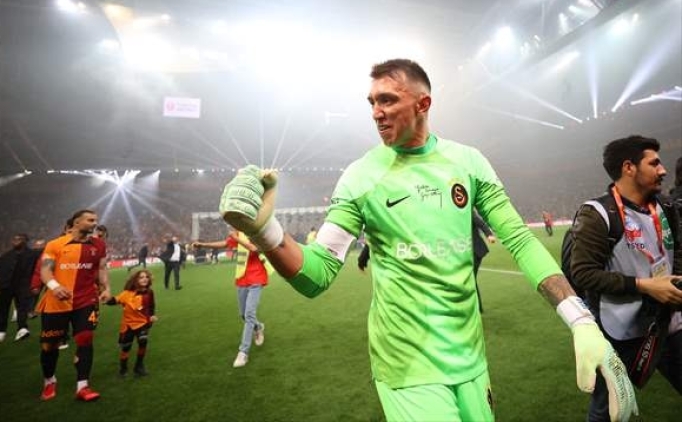 Muslera: 'Gurur duyuyorum'