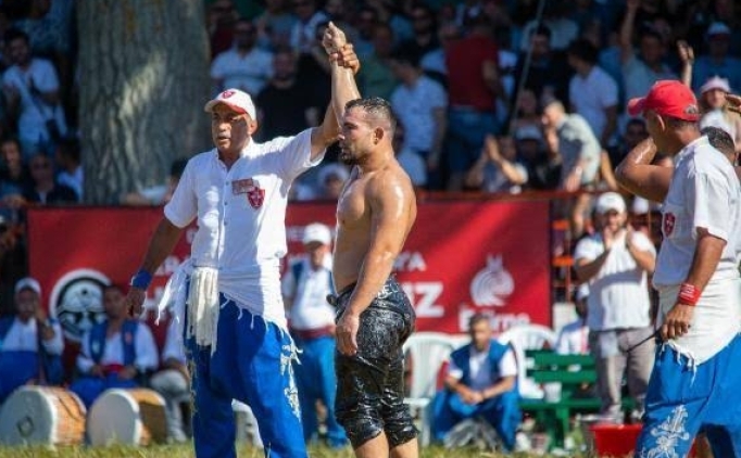 Yozgat 1. Ya�l� Pehlivan G�re�leri'ni Yusuf Can Zeybek kazand�