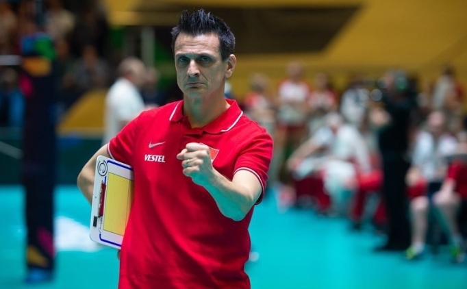 Guidetti'den Kars'�n k�z voleybol tak�m�na destek