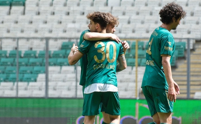 Bursaspor'da tehlike �anlar� �al�yor! Evinde 5 gol yedi