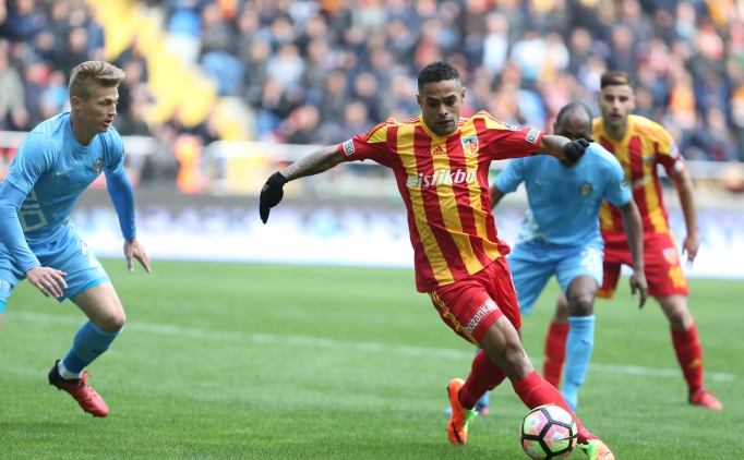 Wellinton i�in eski e�ine �iddet iddias�!