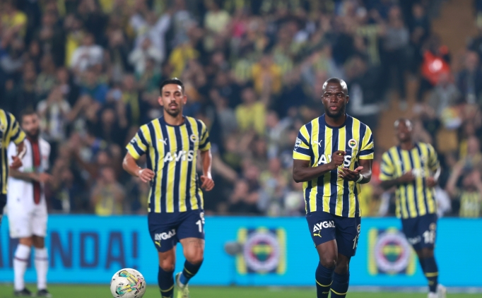 Fenerbah�eli taraftarlar biletlere h�cum etti!