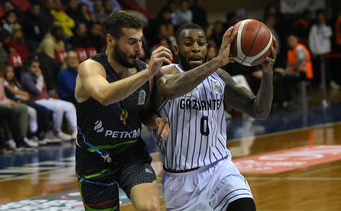 Gaziantep Basketbol, Alia�a Petkim'i farkl� ge�ti