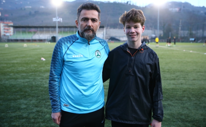 Penalt�y� bilerek d��ar� att�, b�y�k takdir toplad�!