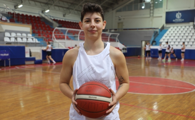 �zmit Belediyespor, Eda �ahin'i transfer etti!