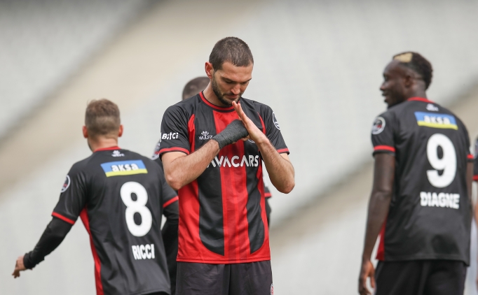 Fatih Karag�mr�k, yenilmezlik rekorunu egale etti