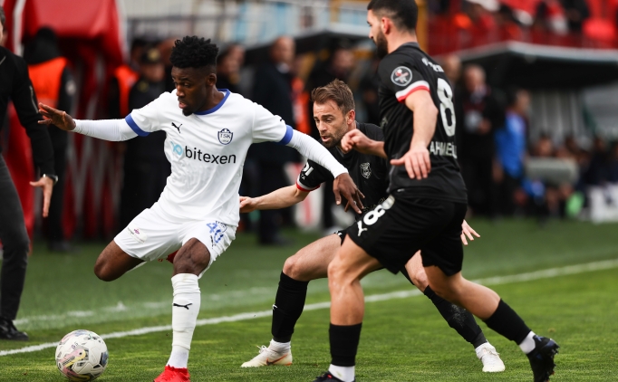 �stanbul derbisi ��ld�rd�: '90 art�'da 3 gol!